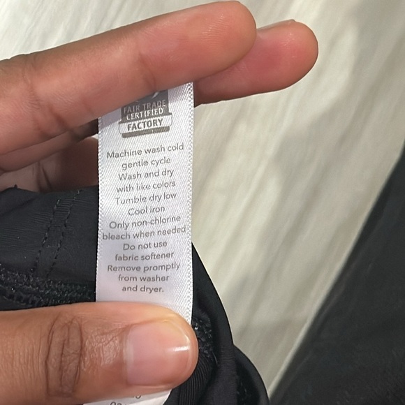 Athleta women’s mesh capri Sz Small - Picture 5 of 5